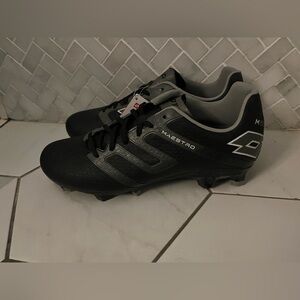 OTTO Maestro Black and Gray Athletic Cleats